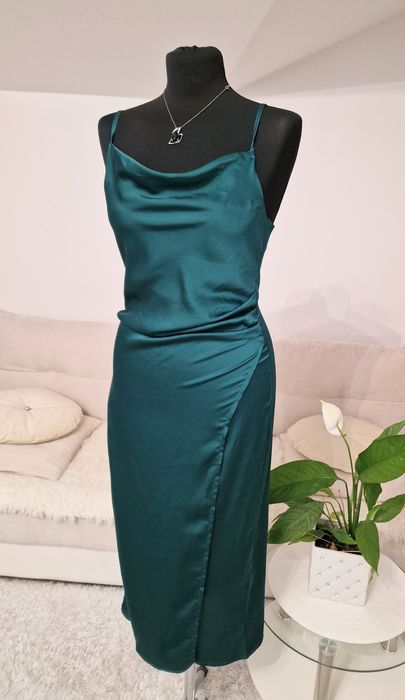 Sukienka na ramiączkach,