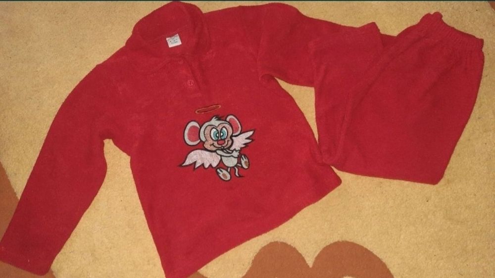 Піжамка тепленька і халатик на хлопчика розмір 140