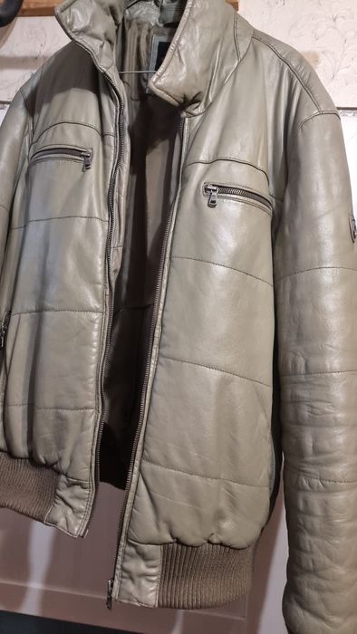 Продам кожаную  курточку