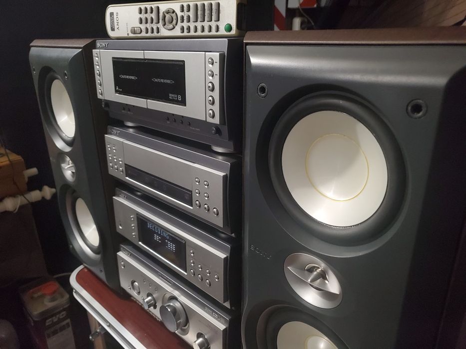 Музыкальный центр SONY MHC-S3.