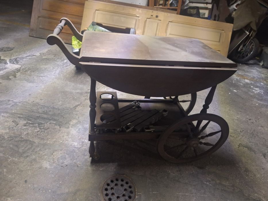 Carrinho garrafeira