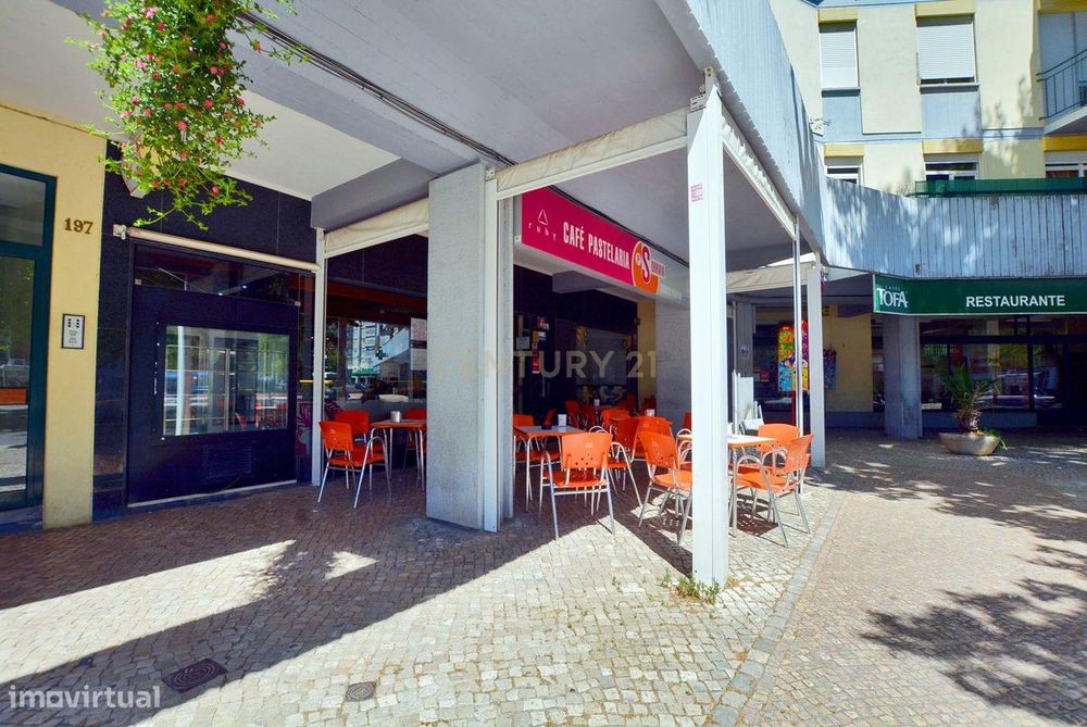 Café - Pastelaria - Cervejaria com fabrico próprio