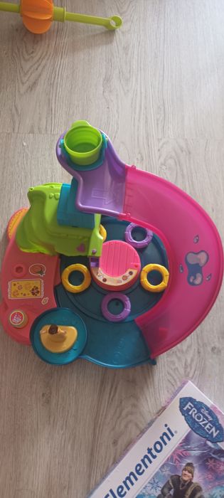 Castelo e piscina pinypon e puzzle fronzen