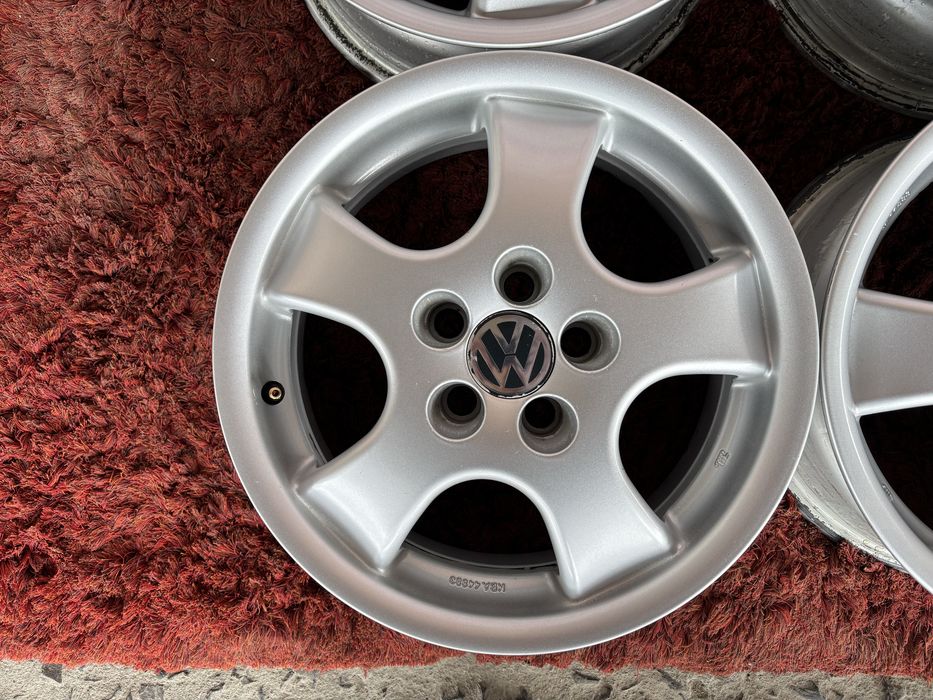 Volkswagen Golf Bora Skoda Octavia Fabia Seat R15 5x100