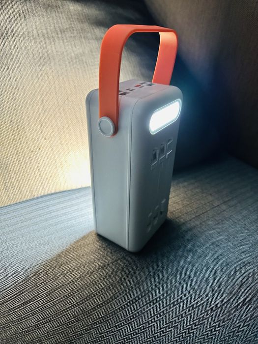 PowerBank 60000Mah + яркий фонарик и кабеля