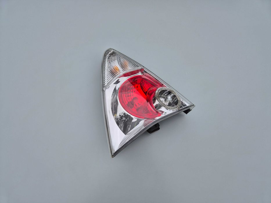 Lewa Tylna Tył Lampa Reflektor Daihatsu YRV Kompletna Europa Oryginał
