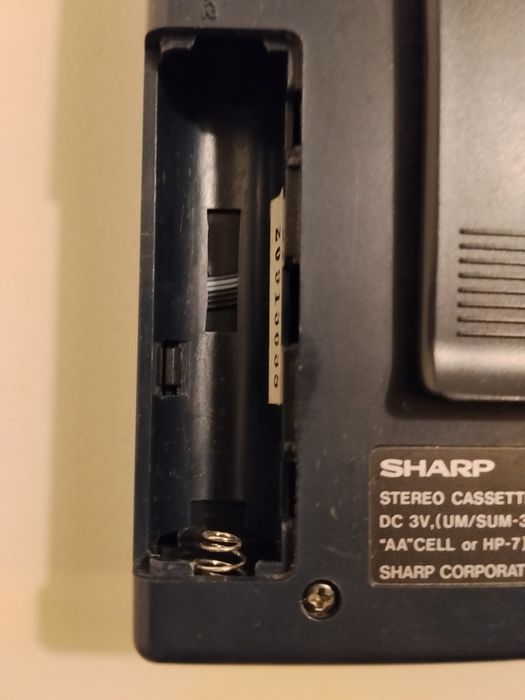 Zestaw Walkman Sharp plus słuchawki sprawny