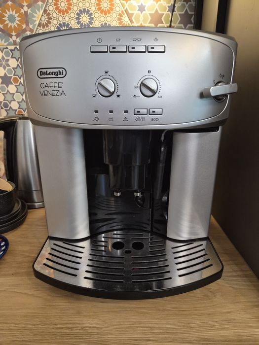 Ekspres DELONGHI Caffe Venezia ESAM 2200 - sprawny - sprawny