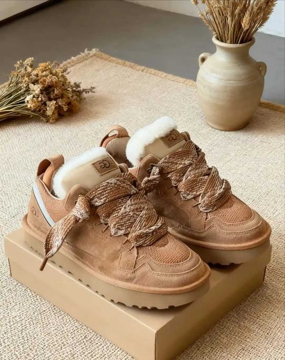 UGG Lowmel Chestnut r.38