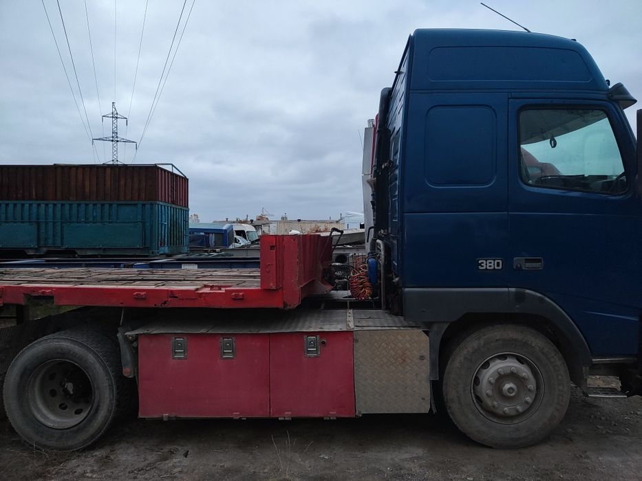 продаю тягач с прицепом VOLVO FH12