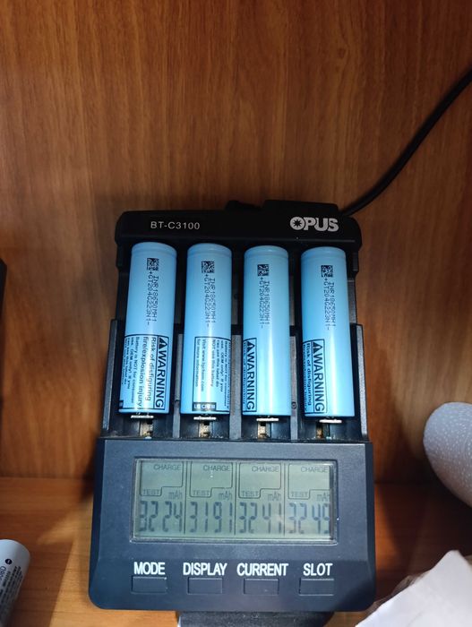 LG mh1 3200 mAh. 18650