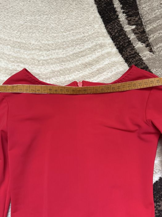 Бальне плаття, красивий яскраво червоний колір