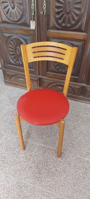 Vendo cadeira madeira