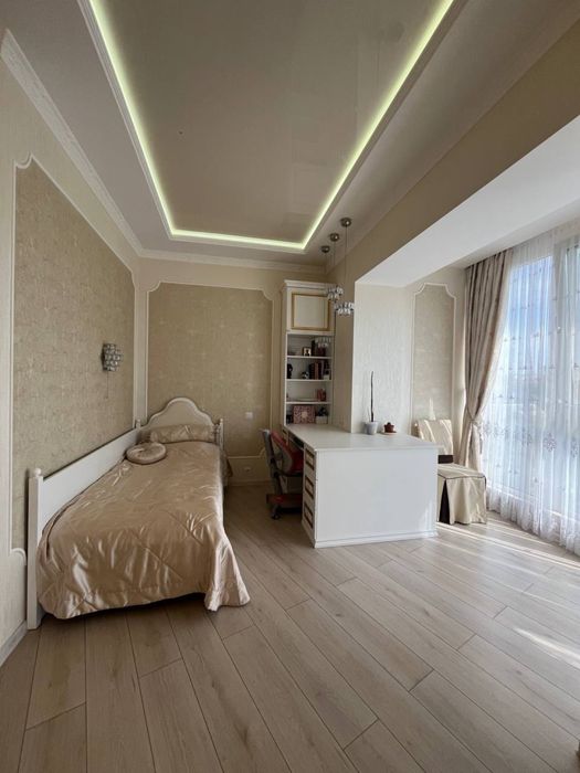 Продаж, 4 кімнатної 2 - рівневої квартири (Кузнецька) Заводський  7#2