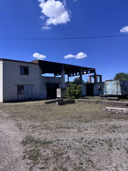 Продам (оренда)майновий комплекс м.Канів