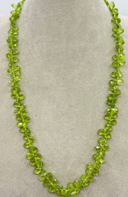 Подарункові шийні прикраси