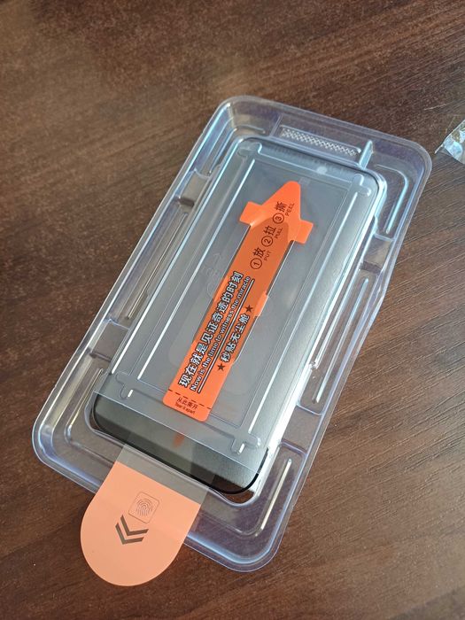 Продам стекло на айфон 14 про