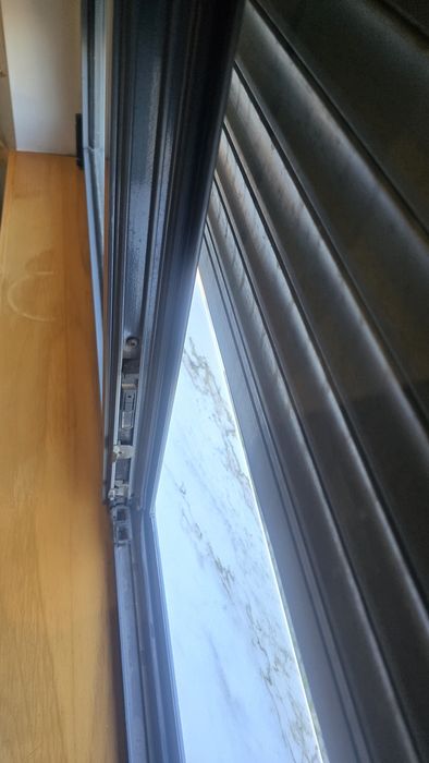 Janelas Aluminio oscilobatentes