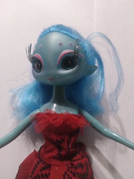 Лчлька   ,  іграшка  дитяча