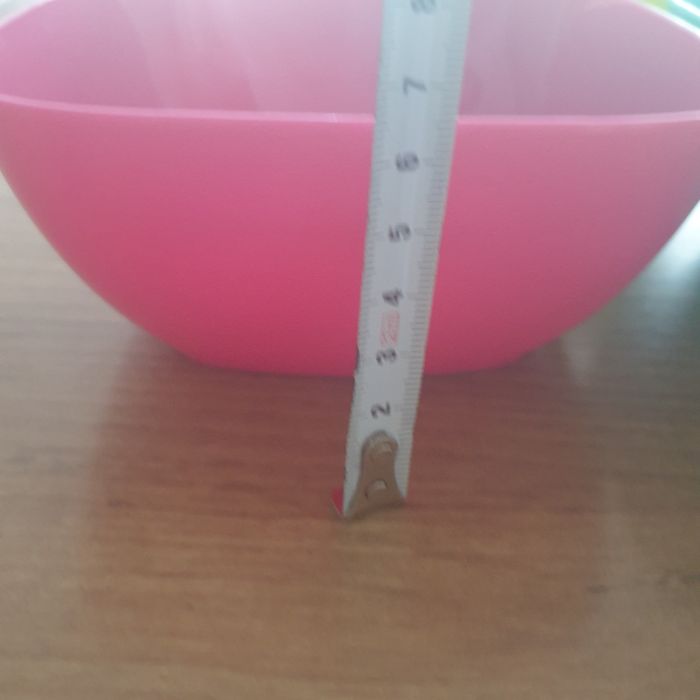 Nowe miseczki plastikowe do żywności