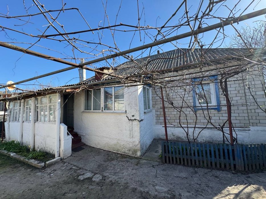 Продається будинов в центрі міста Буринь