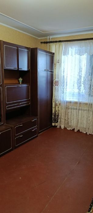 Здається  1 к квартира на Героїв Крут .