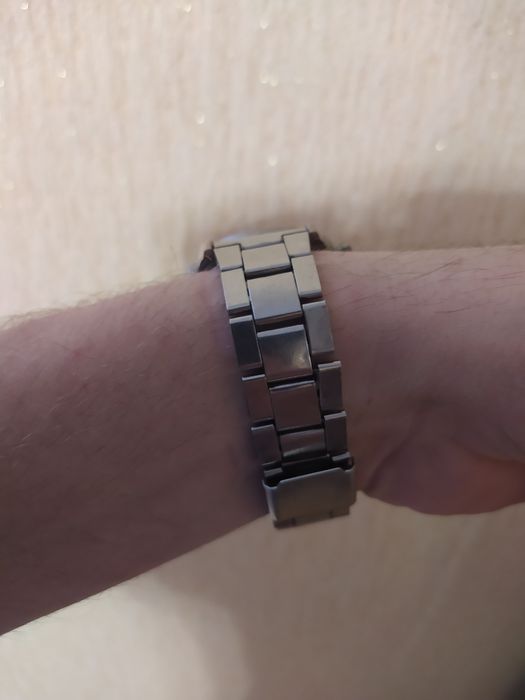 Продам годиник на руку