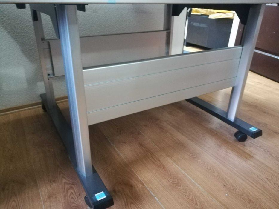 Режущий плоттер Graphtec FCX4000-60ES со стендом с демо-зала