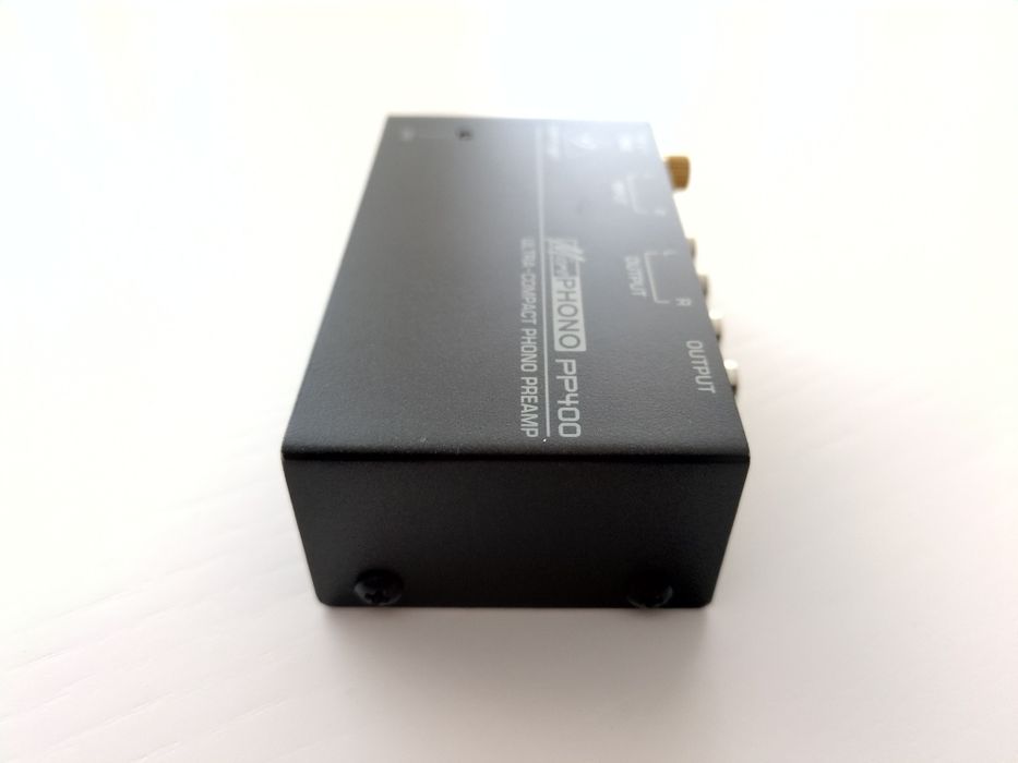 Behringer PP400 (Pré-amplificador Phono)