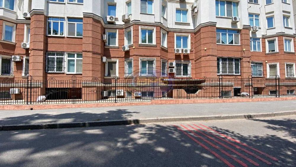 Продаж комерційного приміщення 420 м² на Довженка, Одеса, окремий вхід, 16 кВт