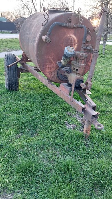 Продам бочку на колесах