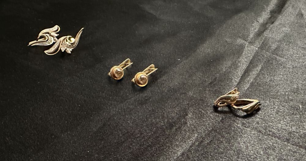 Продам золотые серьги, кольца