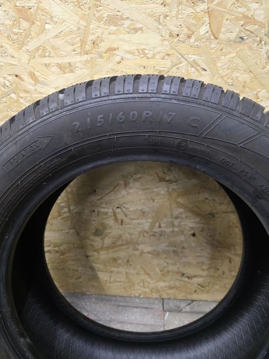 Komplet opon Zimowych Dunlop SP WinterSport3d 215 60 R17 C 104/102H M+