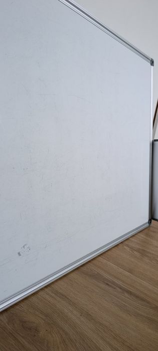 Biała tablica magnetyczna
