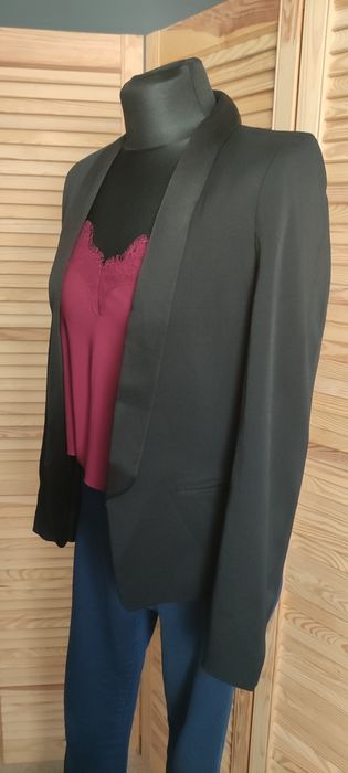 Czarna marynarka ZARA