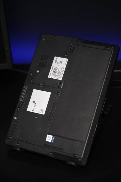 Fujitsu E549 i7, 16GB RAM, 512 GB M.2 NVMe, Win11 PRO