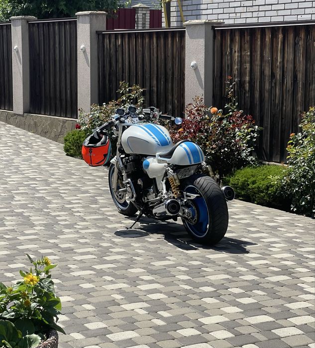 Мотоцикл Yamaha XJR1200