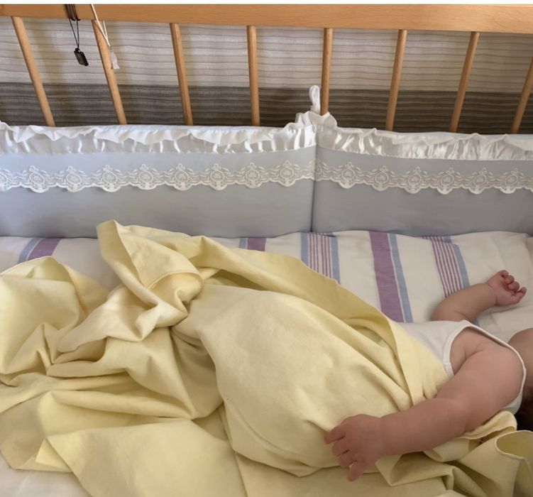 Децкая кроватка из натурального дерева ліжечко