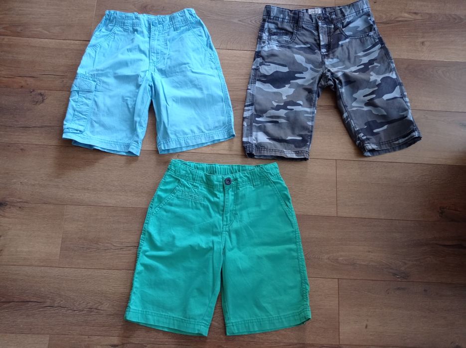 3 × Krótkie spodenki spodnie chłopięce r. 140 zielone moro