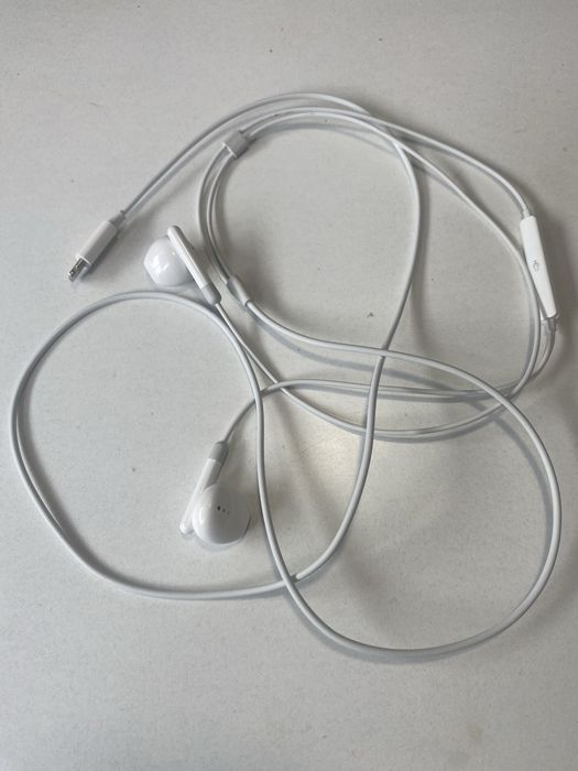 Навушники Apple EarPods Lightning