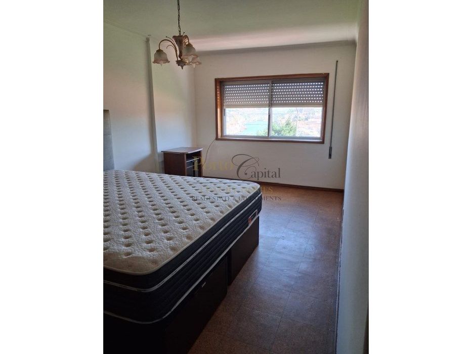 Apartamento T3+1 Com Fantastica Vista Sobre O Douro, Uma Box (3 Lug...