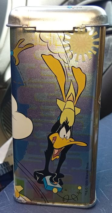Lata metálica mealheiro da Walt Disney