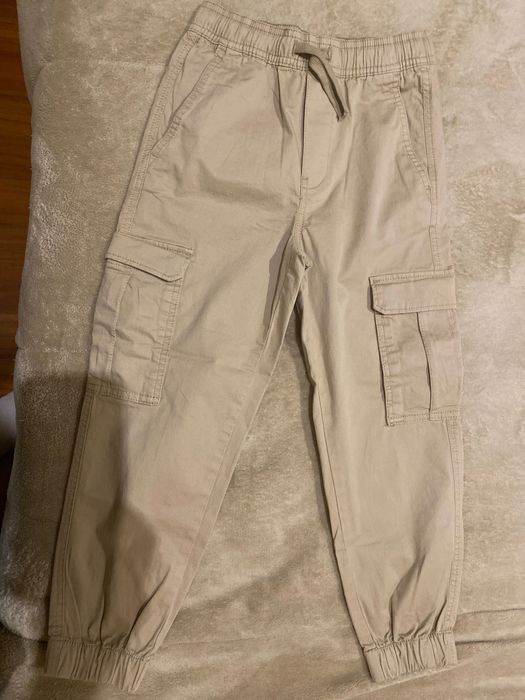 Calça de sarja para menina dos 6/7 anos  , de cor bege