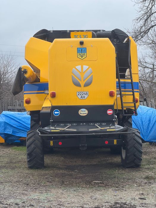 Комбайн New Holland TC5.90