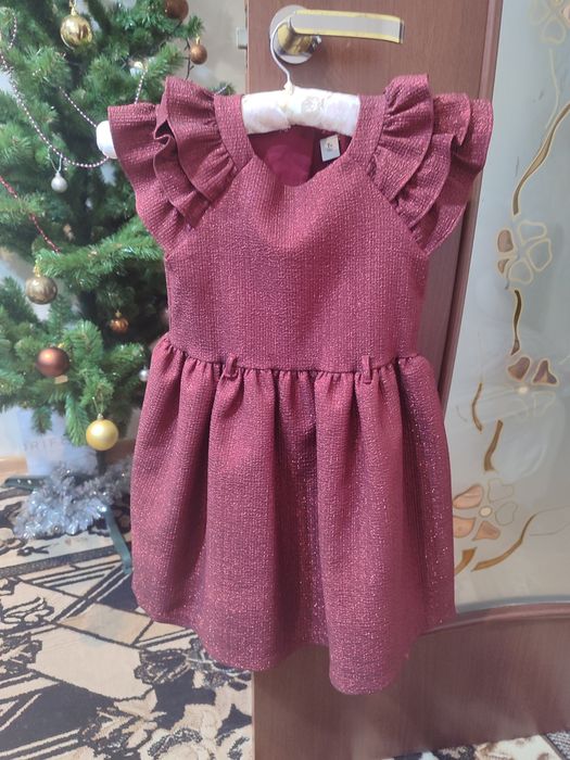 Святкова сукня для дівчинки