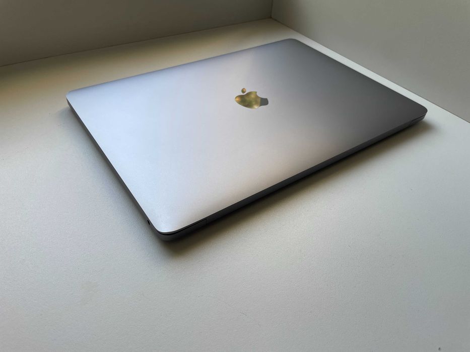 Macbook Pro 13 2020 16 ram 512 ssd touchbar Цена 550$