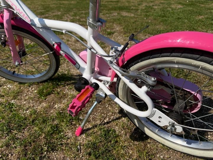 Bicicleta Criança 4,5-6 anos Decathlon 500 Doctor Girl B'TWIN roda 16"