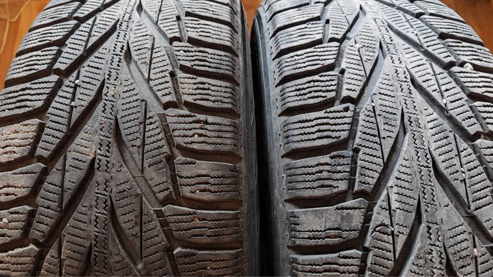 Продам шини Nokian Зима 215/65/R16  102R XL
