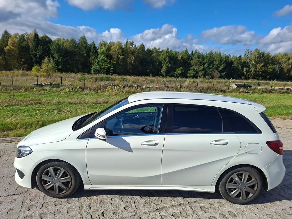 Mercedes-Benz Klasa B Mercedes-Benz B180, pakiet AMG, 1.6 benzyna
