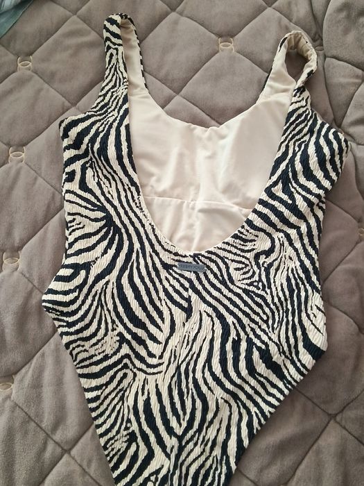 Купальник суцільний